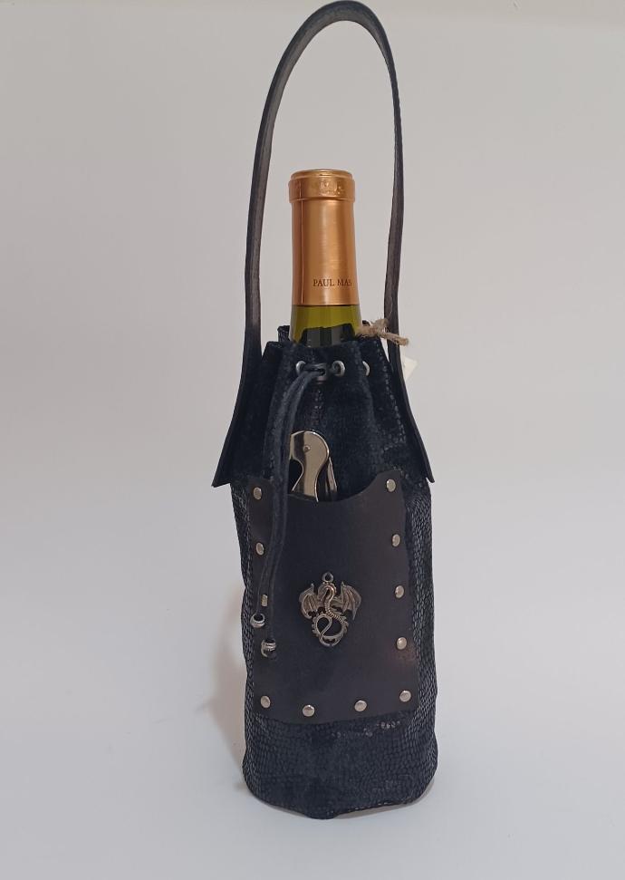 L'étui à bouteille de vin en cuir avec breloque Dragon